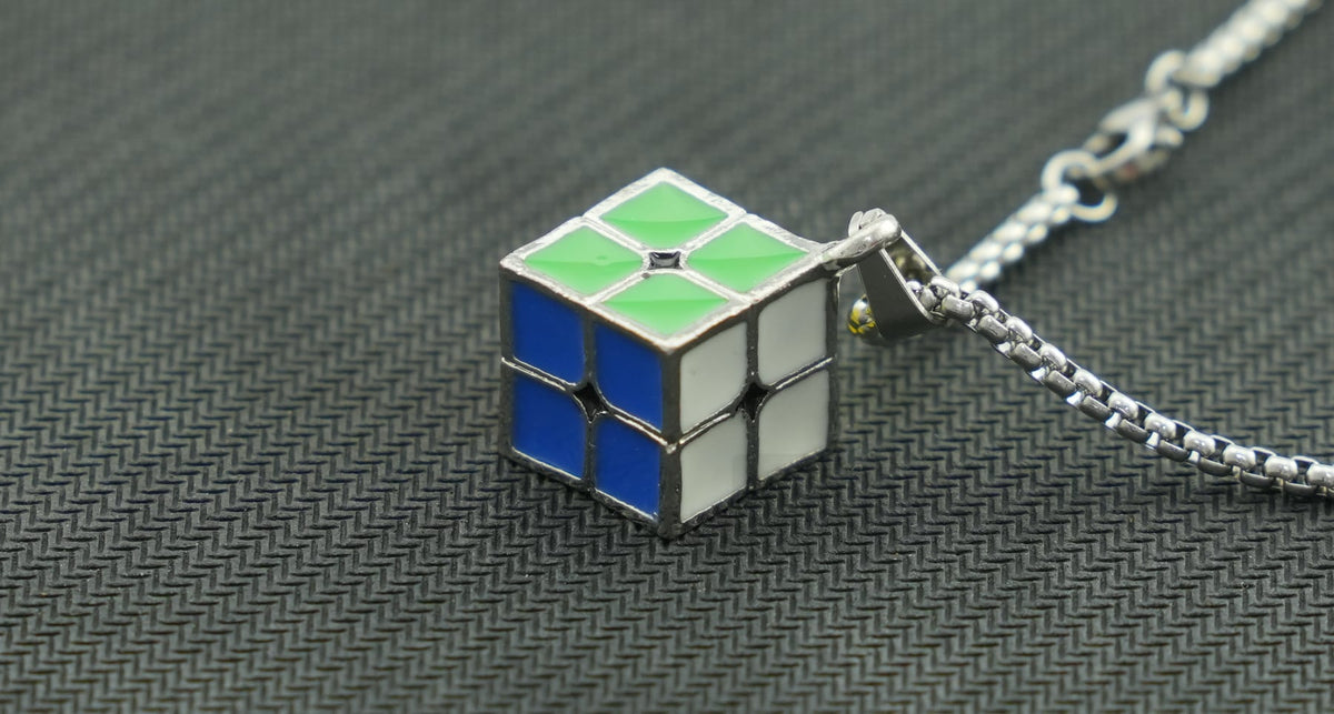 2x2x2 キューブ型ネックレス